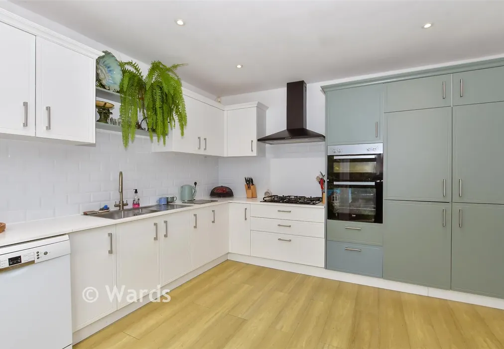Kitchen/Diner - St. Philip's Avenue, Maidstone, Kent - Wards of Kent