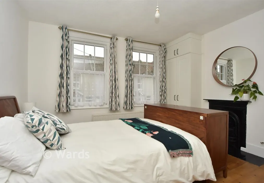 Bedroom 1 - Rochester Avenue, Rochester, Medway - Wards of Kent