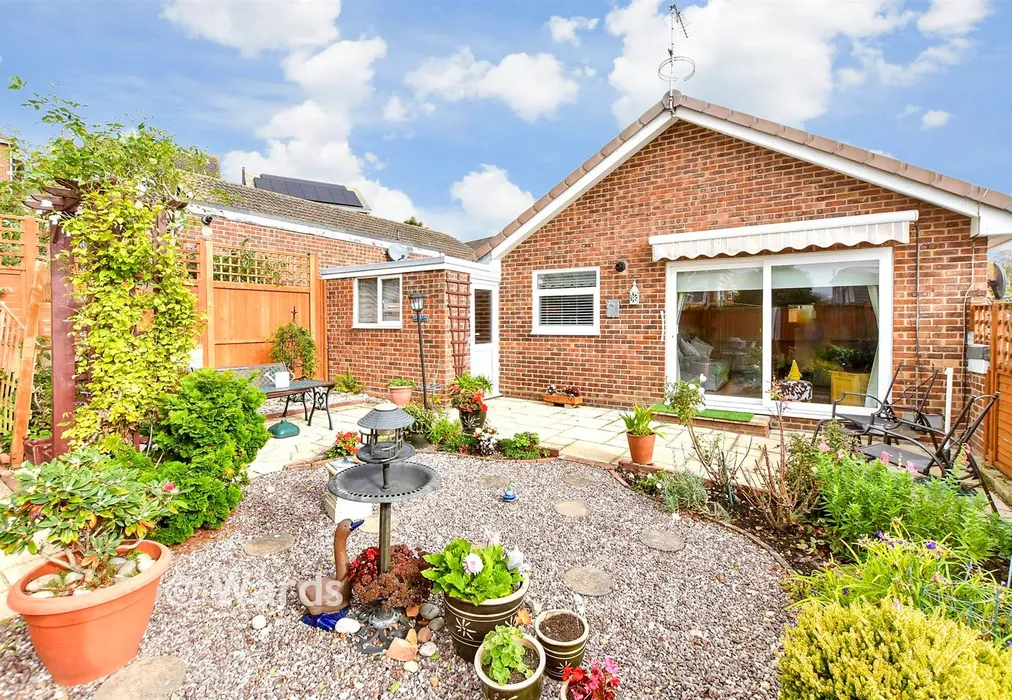 Rear Garden - Nursery Fields, Hythe, Kent - Wards of Kent