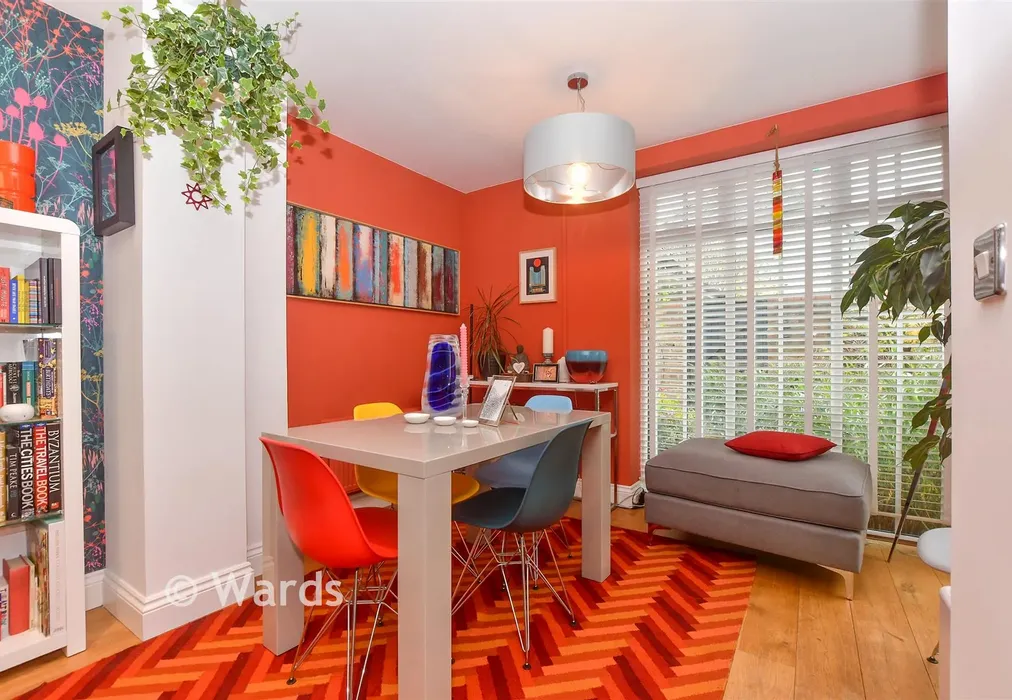 Lounge - Laxton Walk, Kings Hill, West Malling, Kent - Wards of Kent