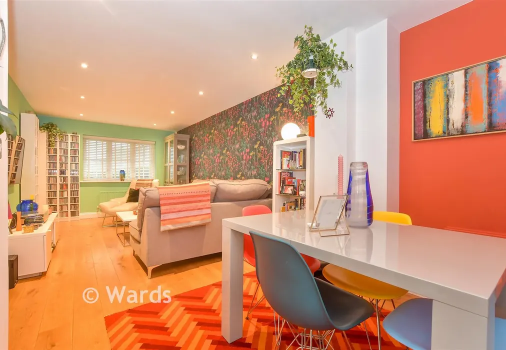 Lounge - Laxton Walk, Kings Hill, West Malling, Kent - Wards of Kent