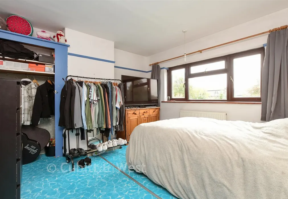 Bedroom 1 - Westlands Way, Oxted, Surrey - Wards of Kent
