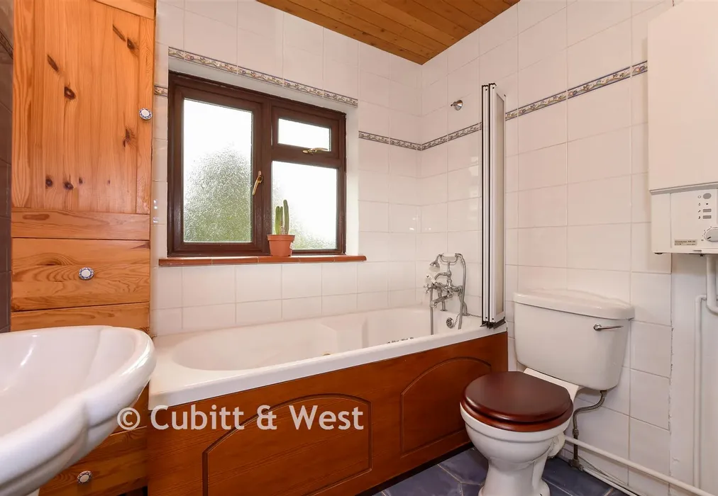 Bathroom - Westlands Way, Oxted, Surrey - Wards of Kent