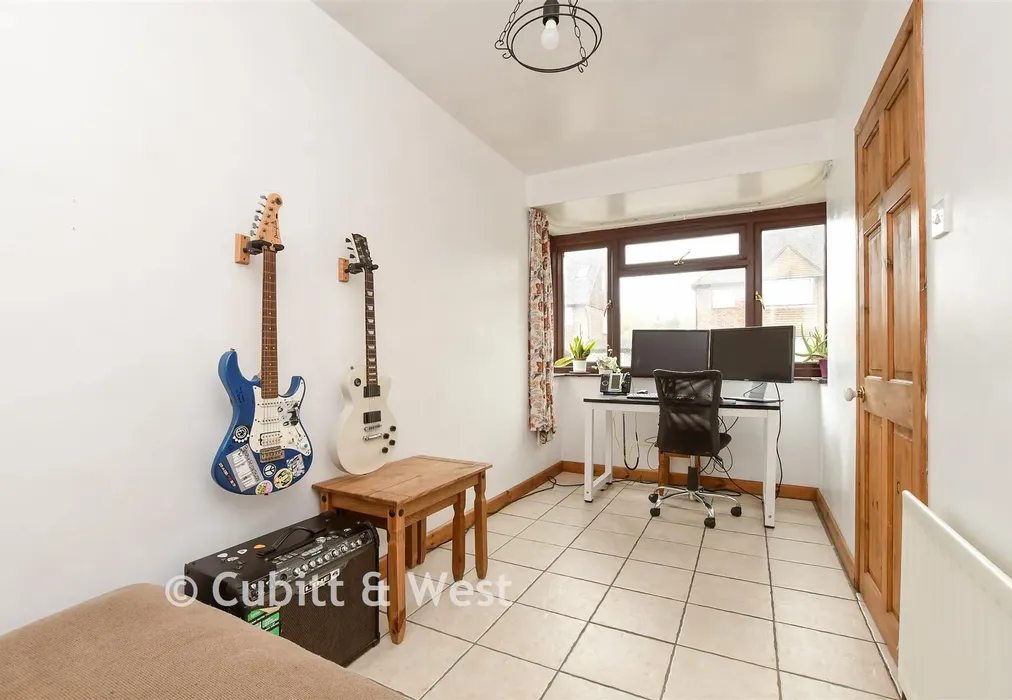 Bedroom 4 / Study - Westlands Way, Oxted, Surrey - Wards of Kent