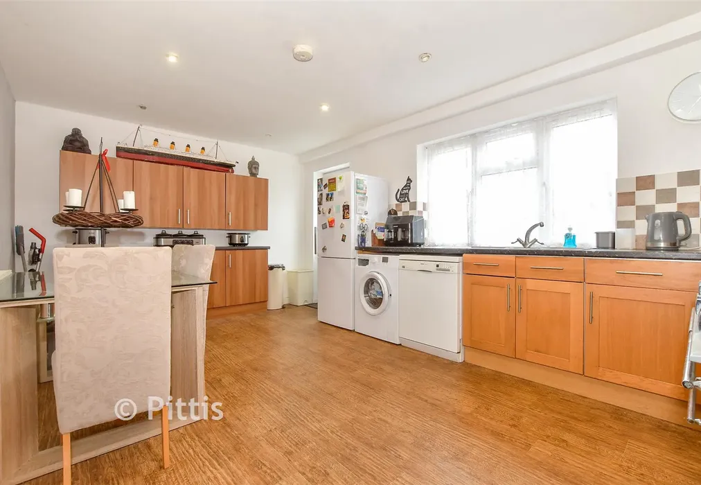 Kitchen/Diner - Granville Rise, Totland Bay, Isle of Wight - Wards of Kent