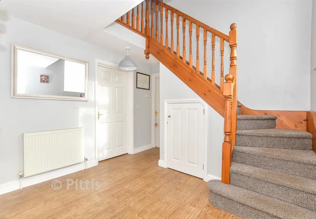 Hallway - Granville Rise, Totland Bay, Isle of Wight - Wards of Kent