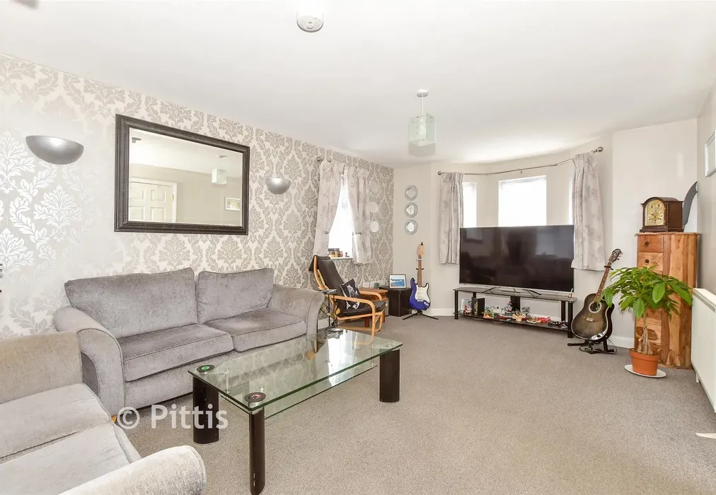 Lounge - Granville Rise, Totland Bay, Isle of Wight - Wards of Kent