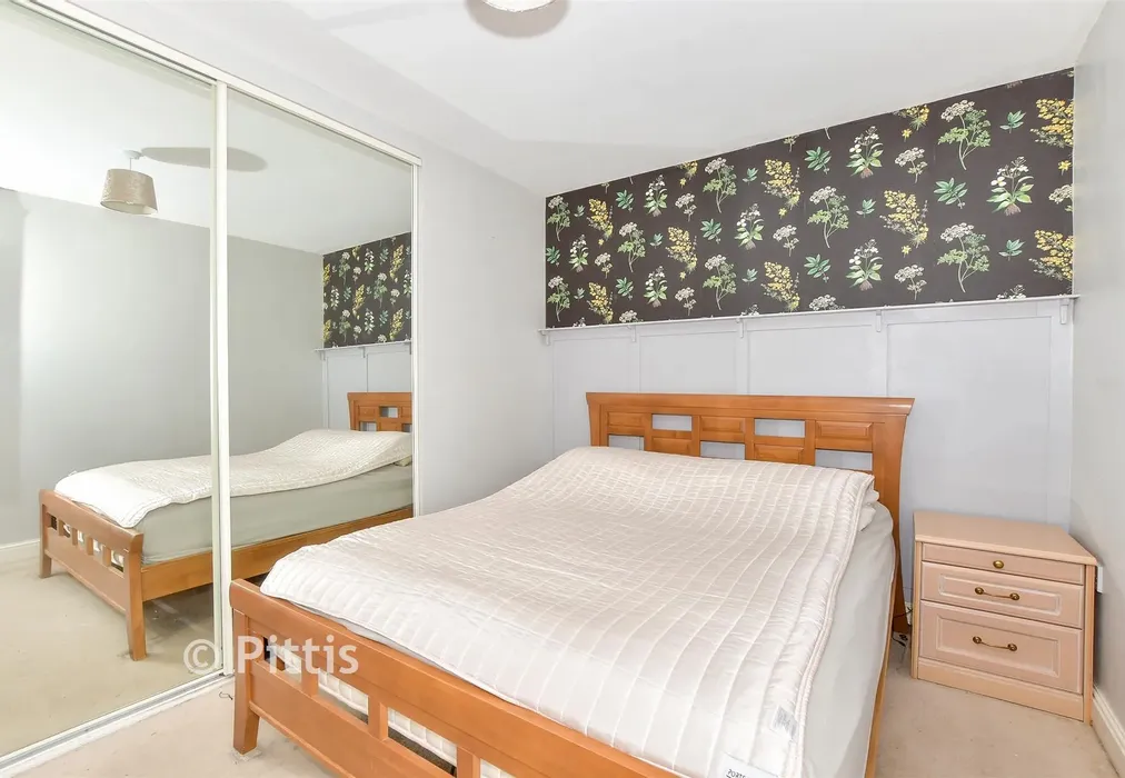 Bedroom 2 - Granville Rise, Totland Bay, Isle of Wight - Wards of Kent