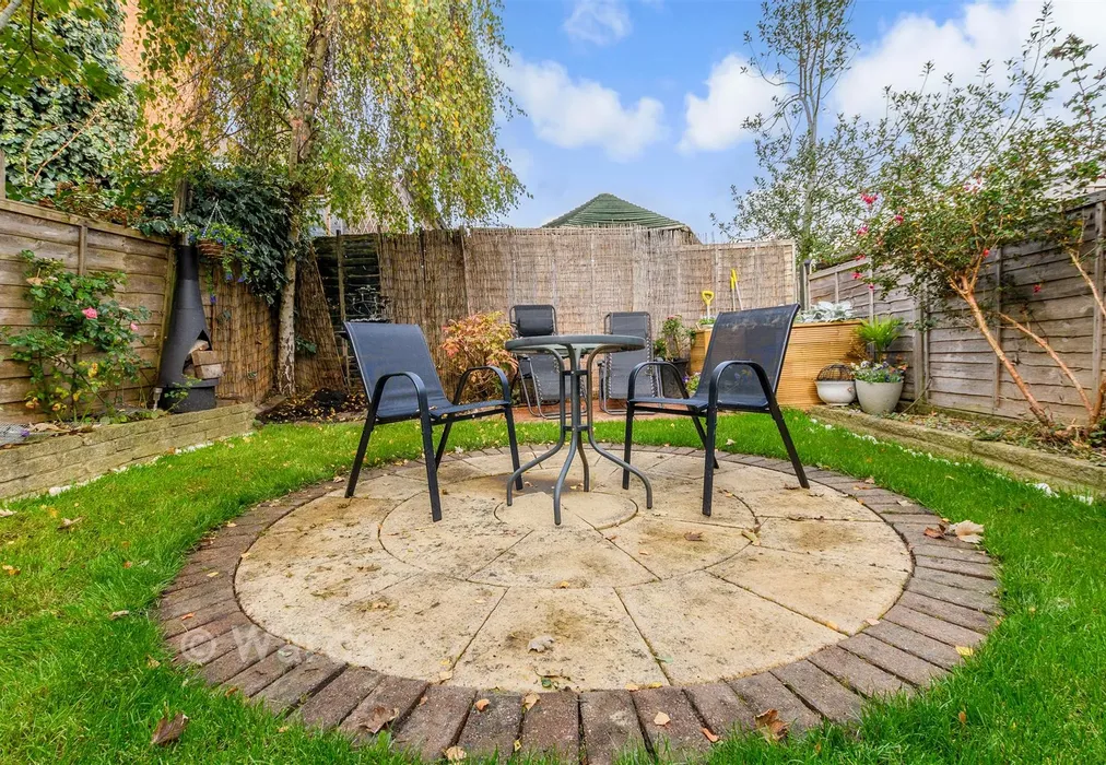 Rear Garden - Valley Rise, Walderslade Woods, Chatham, Kent - Wards of Kent