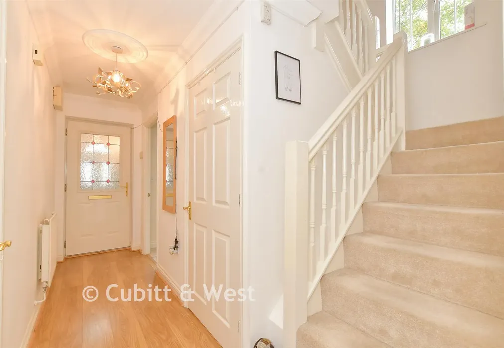Hallway - Crosshaven, Littlehampton, West Sussex - Wards of Kent
