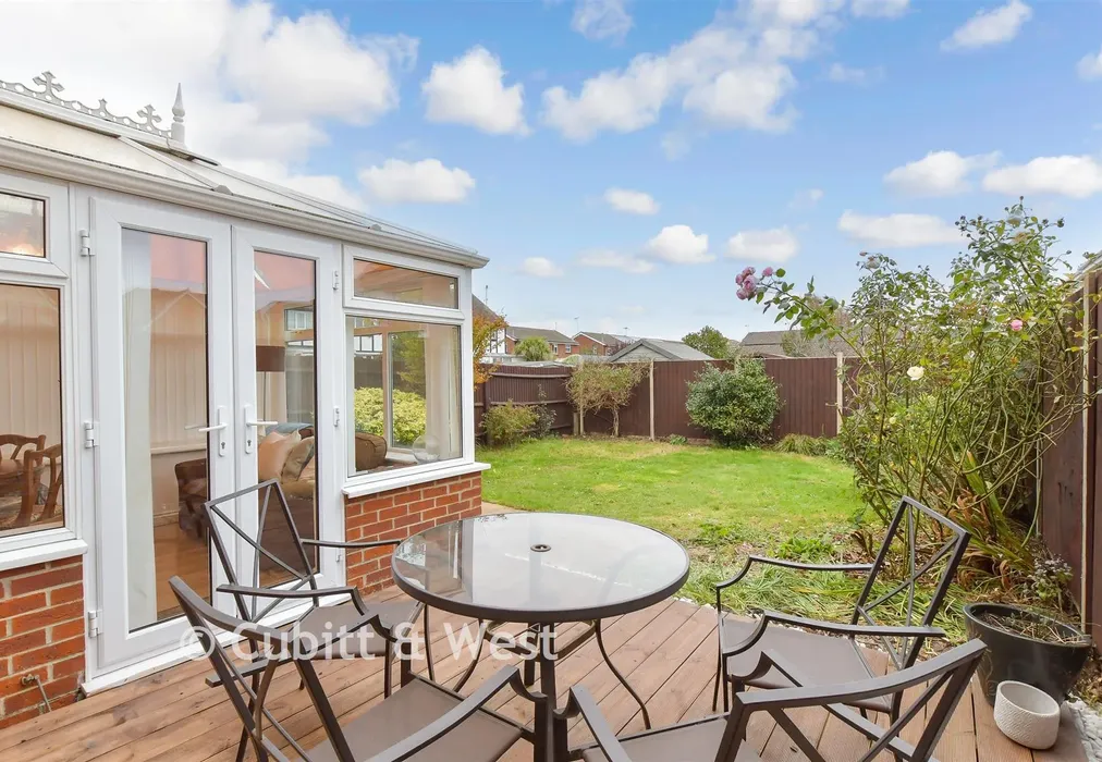 Rear Garden - Crosshaven, Littlehampton, West Sussex - Wards of Kent