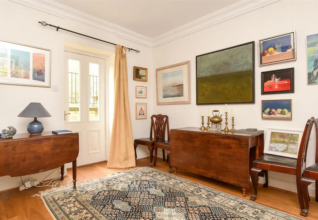 Living Room - Royal Earlswood Park, Redhill, Surrey - Wards of Kent