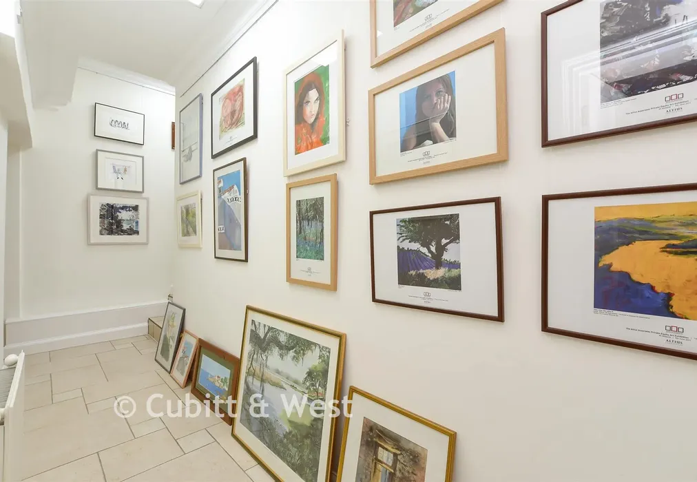 Hallway - Royal Earlswood Park, Redhill, Surrey - Wards of Kent