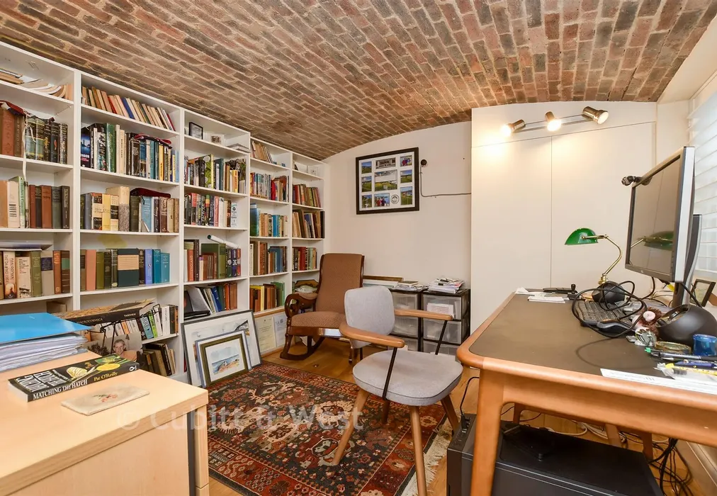 Study / Bedroom 4 - Royal Earlswood Park, Redhill, Surrey - Wards of Kent