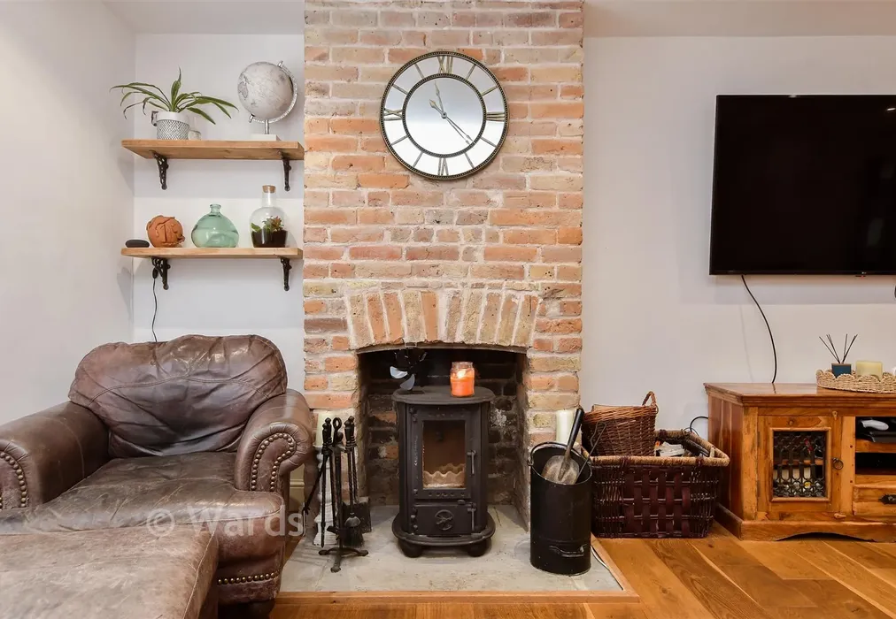 Internal Feature - Church Hill, Temple Ewell, Dover, Kent - Wards of Kent
