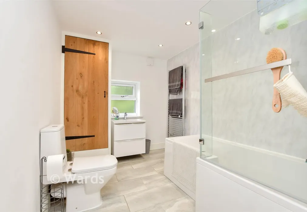 Bathroom - Church Hill, Temple Ewell, Dover, Kent - Wards of Kent