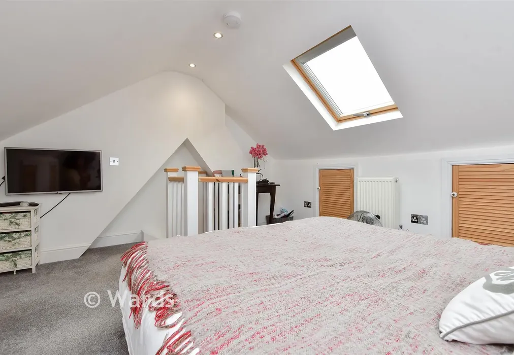 Bedroom 1 - Church Hill, Temple Ewell, Dover, Kent - Wards of Kent