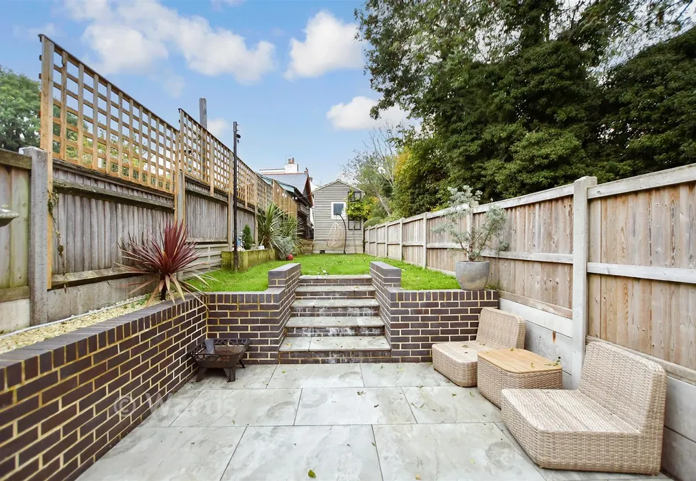 Rear Garden - Church Hill, Temple Ewell, Dover, Kent - Wards of Kent