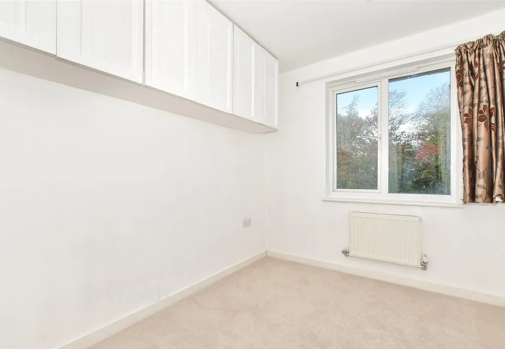 Bedroom 2 - Culverden Park, Tunbridge Wells, Kent - Wards of Kent