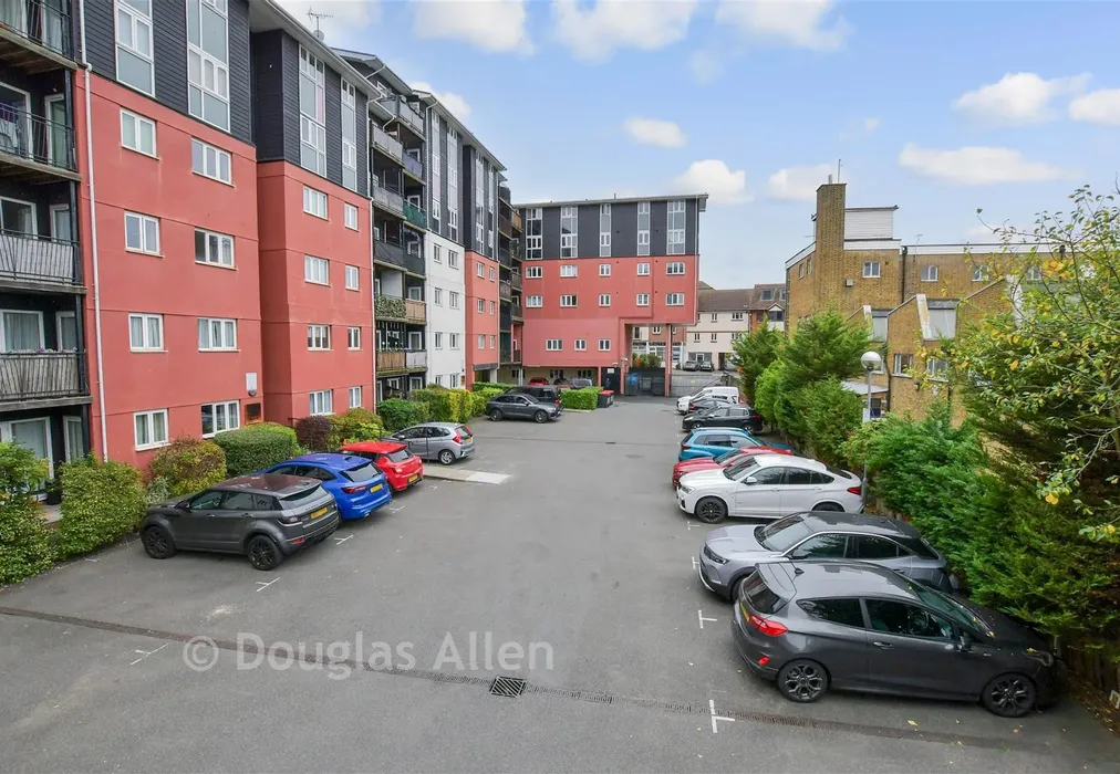 Driveway/Parking - Lower Southend Road, Wickford, Essex - Wards of Kent