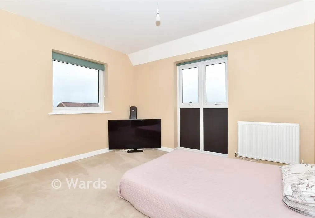Bedroom 1 - Finn Farm Road, Ashford, Kent - Wards of Kent