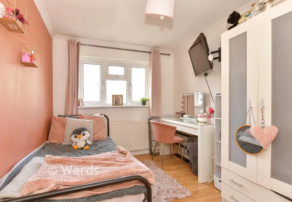 Bedroom 2 - Cavour Road, Faversham, Kent - Wards of Kent