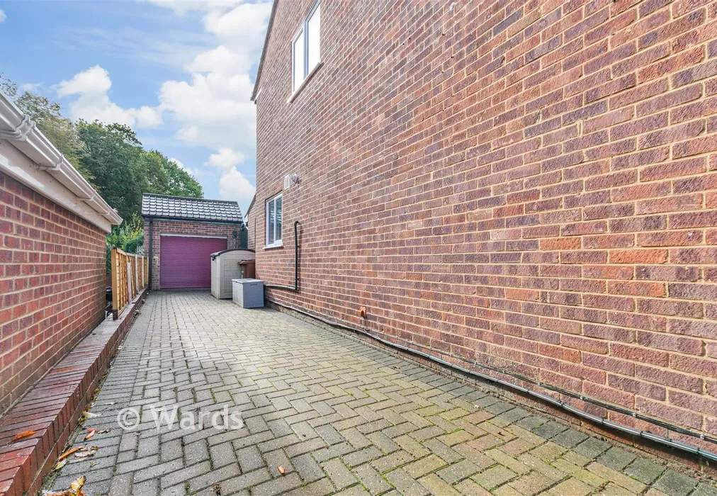Driveway - Medlar Grove, Hempstead, Gillingham, Kent - Wards of Kent