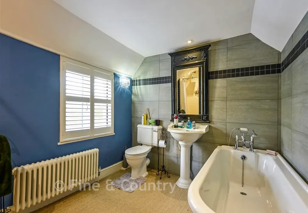 Bathroom - Liverpool Road, Walmer, Deal, Kent - Wards of Kent