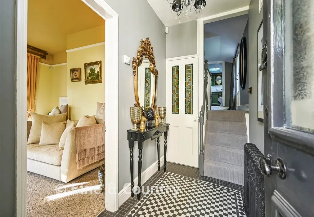 Entrance Hall - Liverpool Road, Walmer, Deal, Kent - Wards of Kent