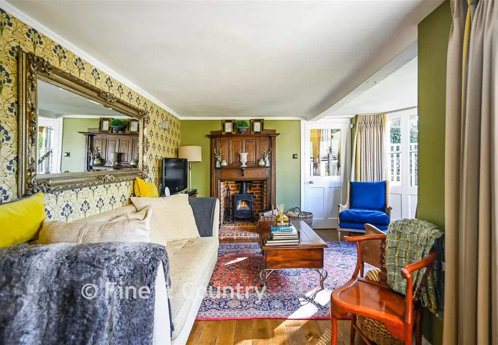 Sitting Room - Liverpool Road, Walmer, Deal, Kent - Wards of Kent