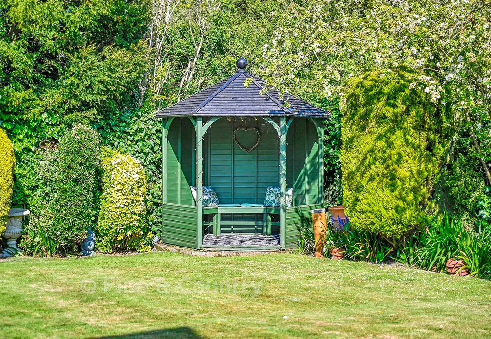 External Lifestyle - Liverpool Road, Walmer, Deal, Kent - Wards of Kent