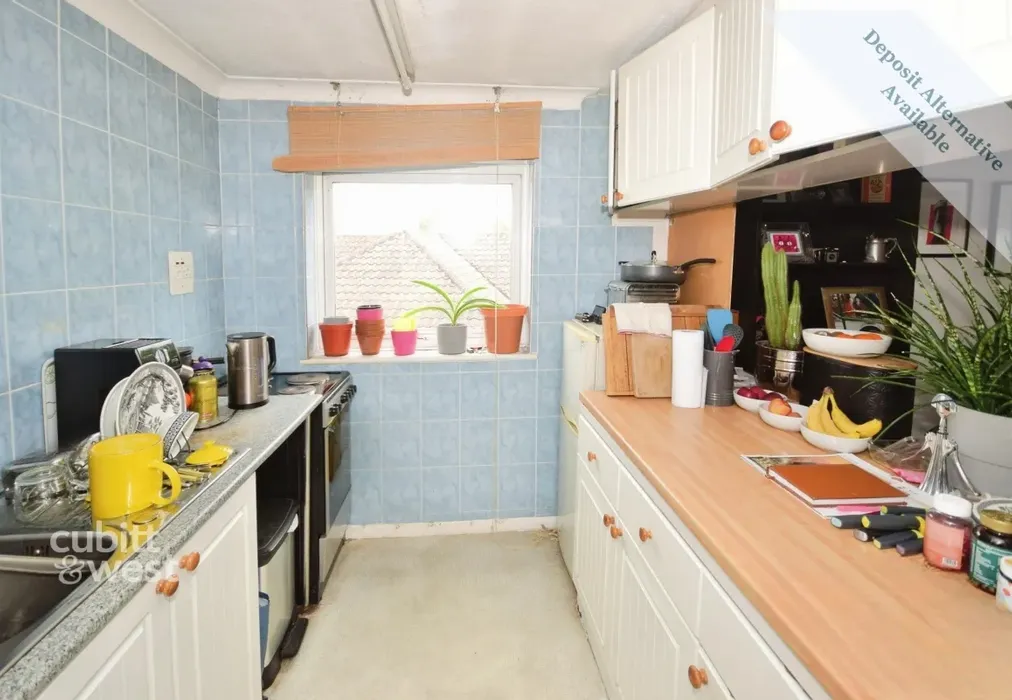 Kitchen Area - Caledonian House Barnfield Road Crawley RH10 8DN - Wards of Kent