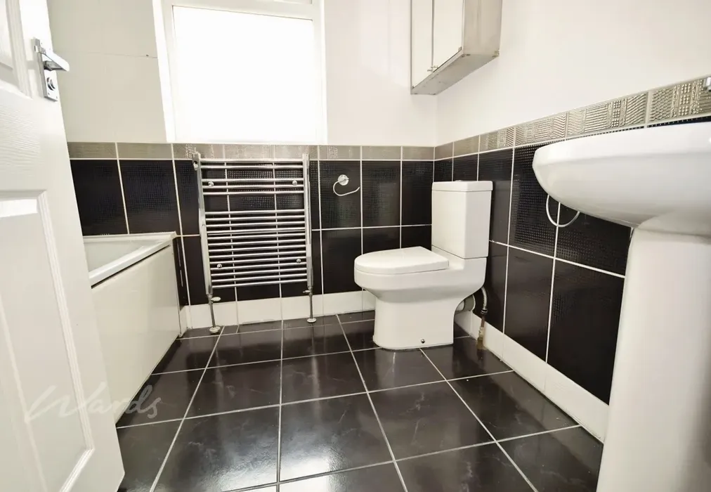 castle bathroom - Castle Avenue Rochester ME1 - Wards of Kent