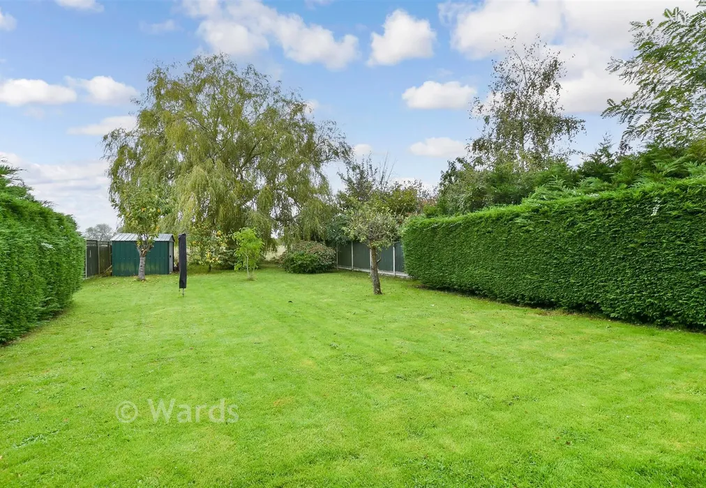 Rear Garden - Bonnington Road, Bilsington, Ashford, Kent - Wards of Kent