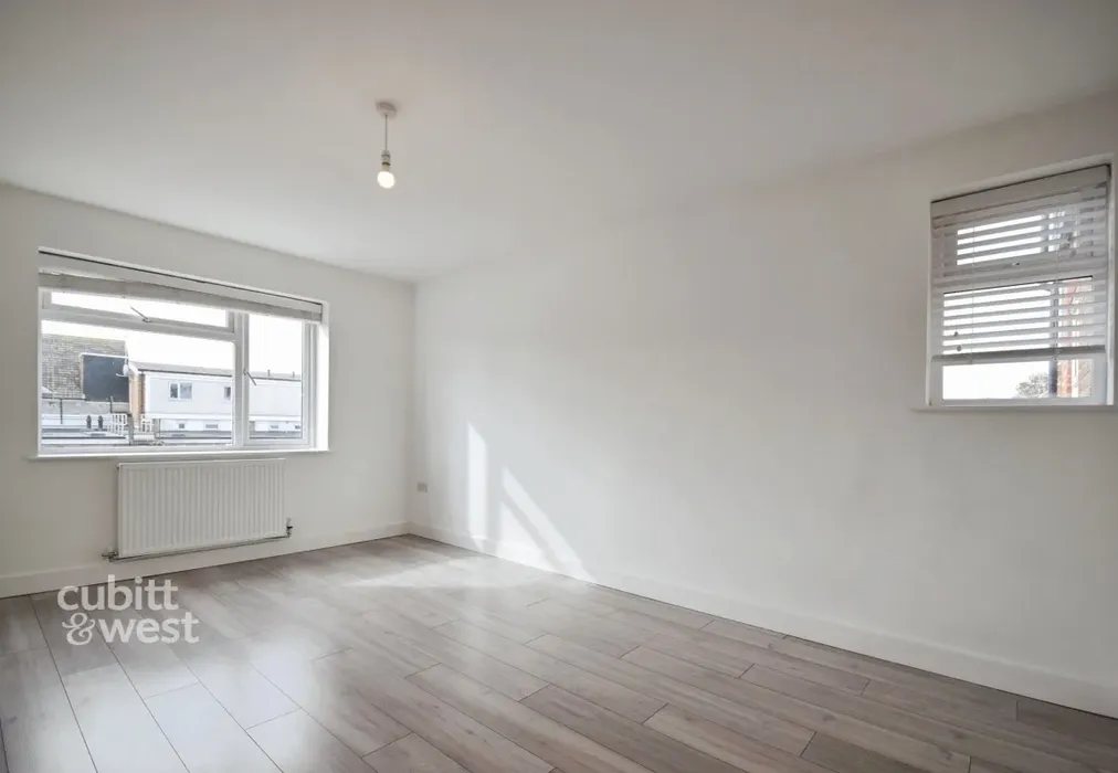 4 Abbeyfield - 2 - Richmond Avenue Bognor Regis PO21 - Wards of Kent