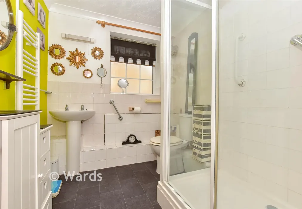Shower Room - Drew Lane, Deal, Kent - Wards of Kent