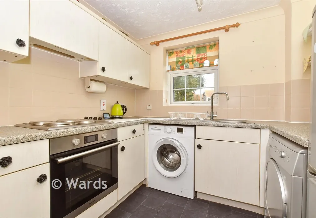 Kitchen - Drew Lane, Deal, Kent - Wards of Kent