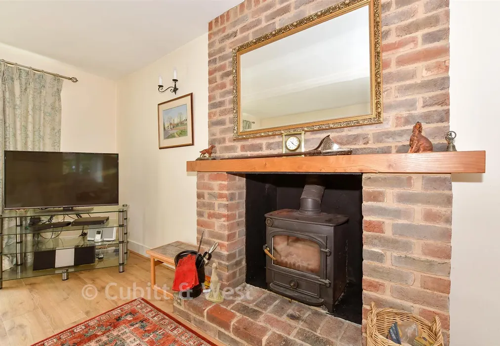 Internal Lifestyle Photograph - Holtye Road, East Grinstead, West Sussex - Wards of Kent