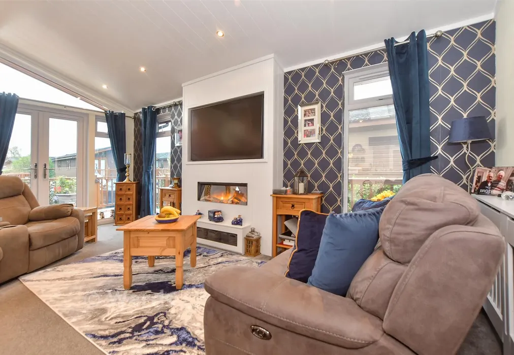 Kitchen/Lounge/Dining Area - Wateringbury Road, East Malling, Kent - Wards of Kent
