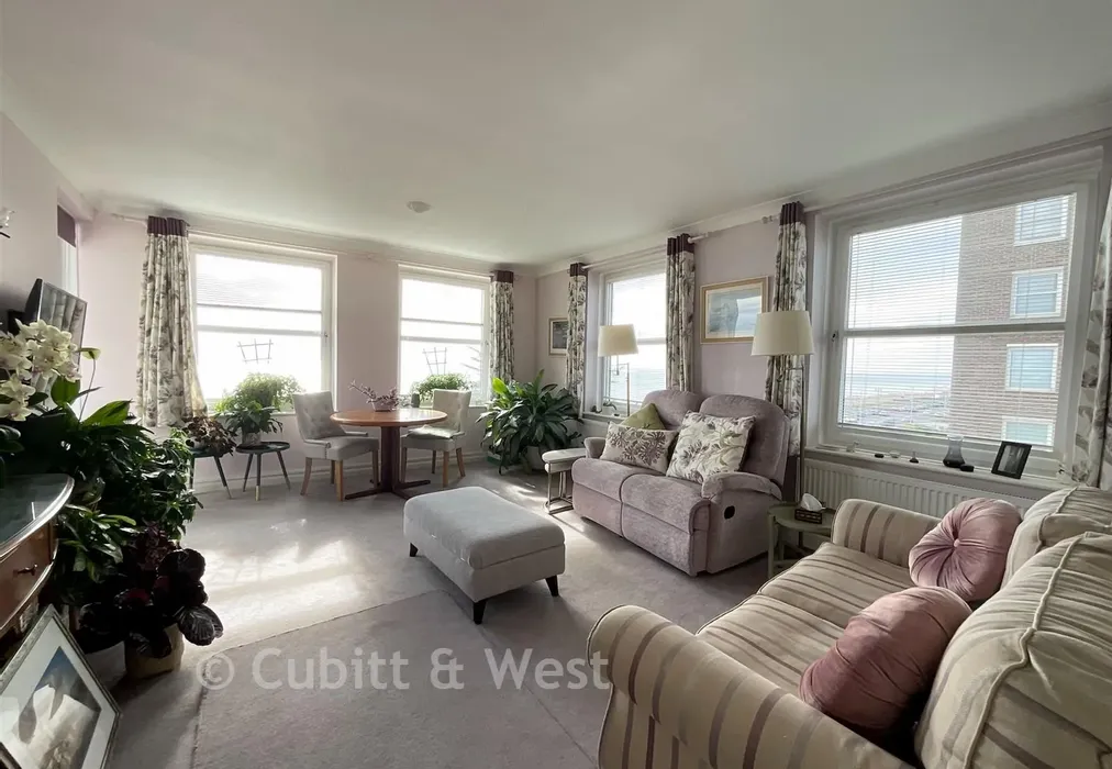 Lounge - West Parade, Worthing, West Sussex - Wards of Kent