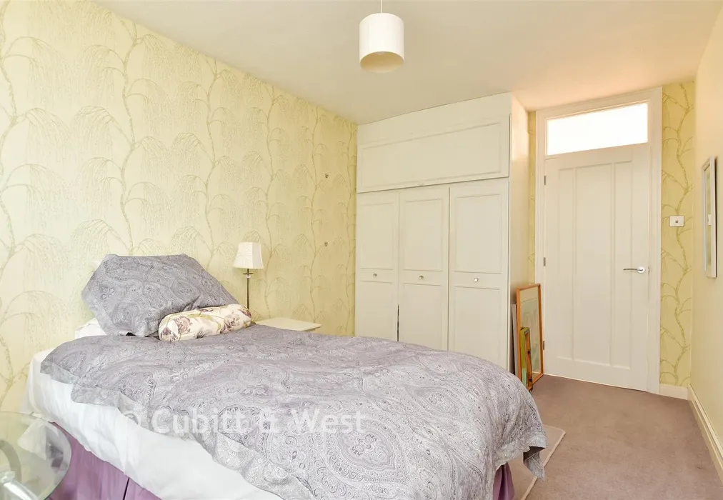 Bedroom 2 - West Parade, Worthing, West Sussex - Wards of Kent