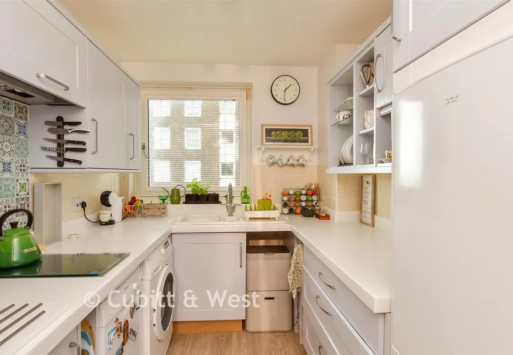 Kitchen - West Parade, Worthing, West Sussex - Wards of Kent