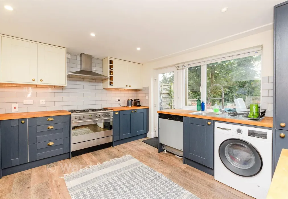Kitchen - Seal Road, Sevenoaks, Kent - Wards of Kent