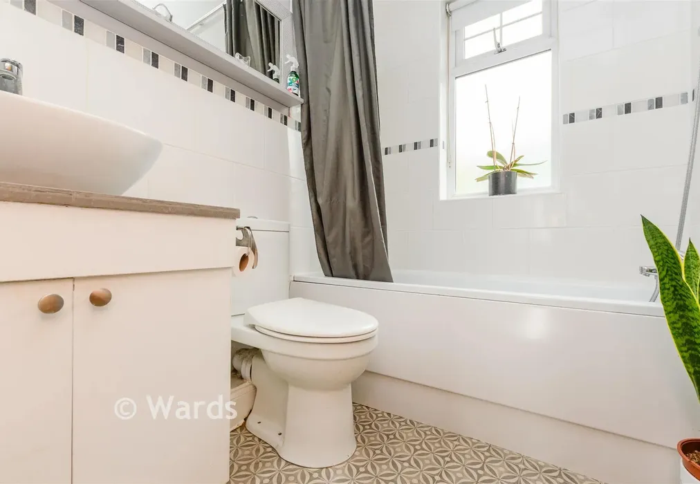 Bathroom - Seal Road, Sevenoaks, Kent - Wards of Kent
