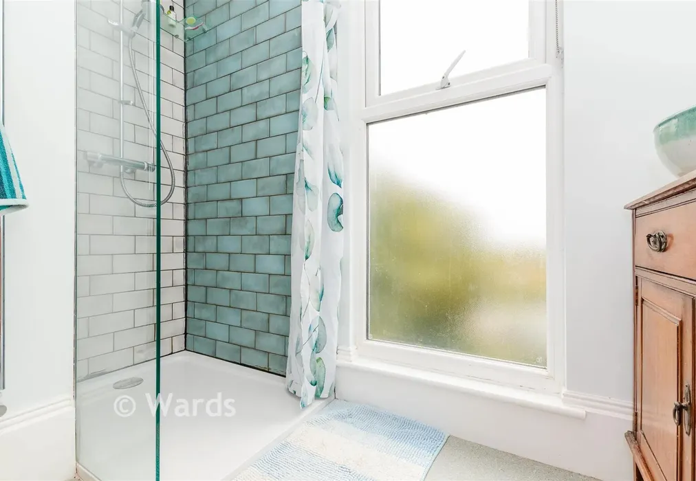 En-Suite Shower Room - Seal Road, Sevenoaks, Kent - Wards of Kent