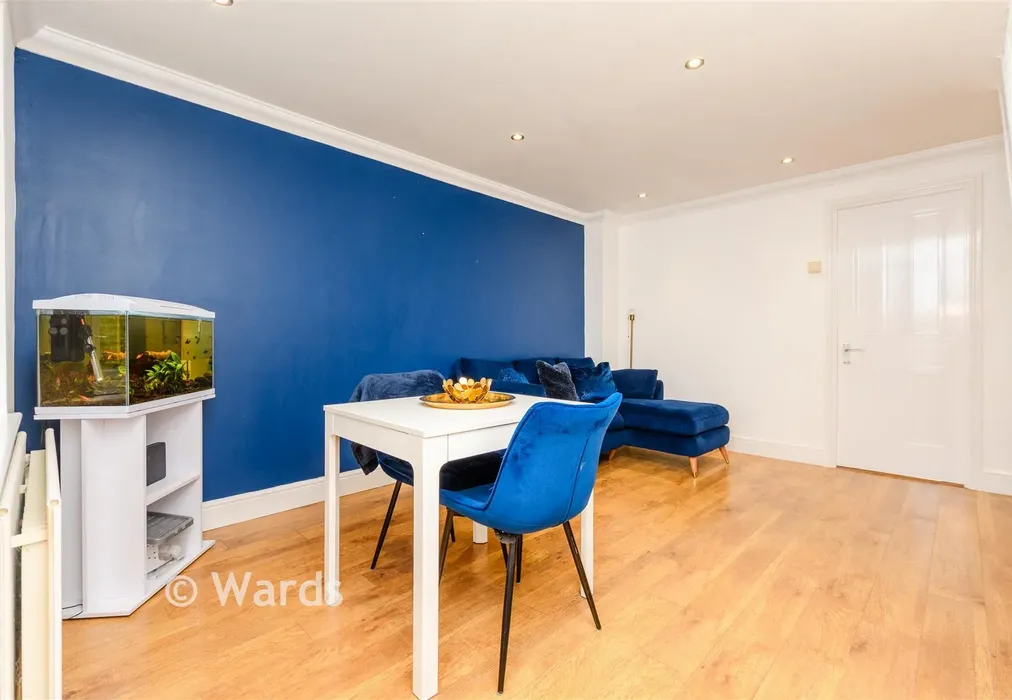 Lounge - Hayes Road, St. James Park, Greenhithe, Kent - Wards of Kent