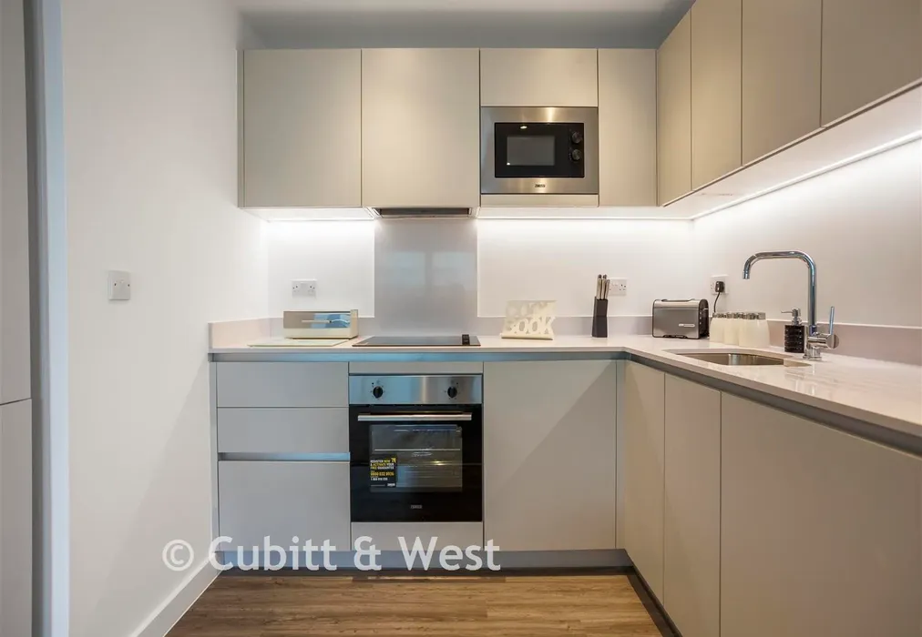 Kitchen - Albion Yard, Brook Road, Redhill, Surrey - Wards of Kent
