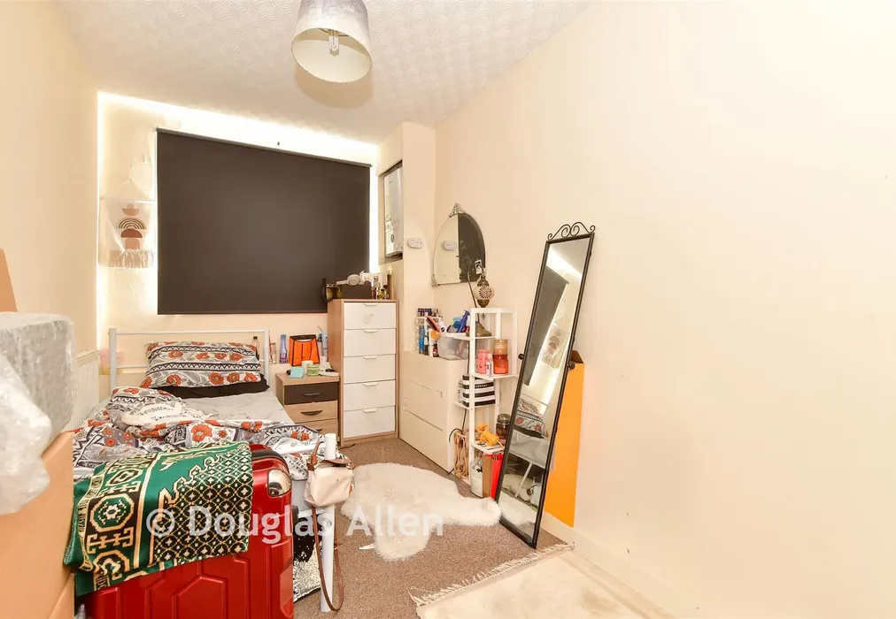 Bedroom 2 - Chelmer Crescent, Barking, Essex - Wards of Kent