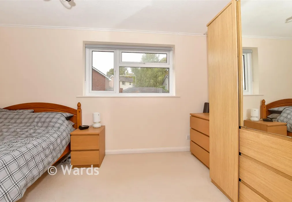 Bedroom - College Avenue, Tonbridge, Kent - Wards of Kent