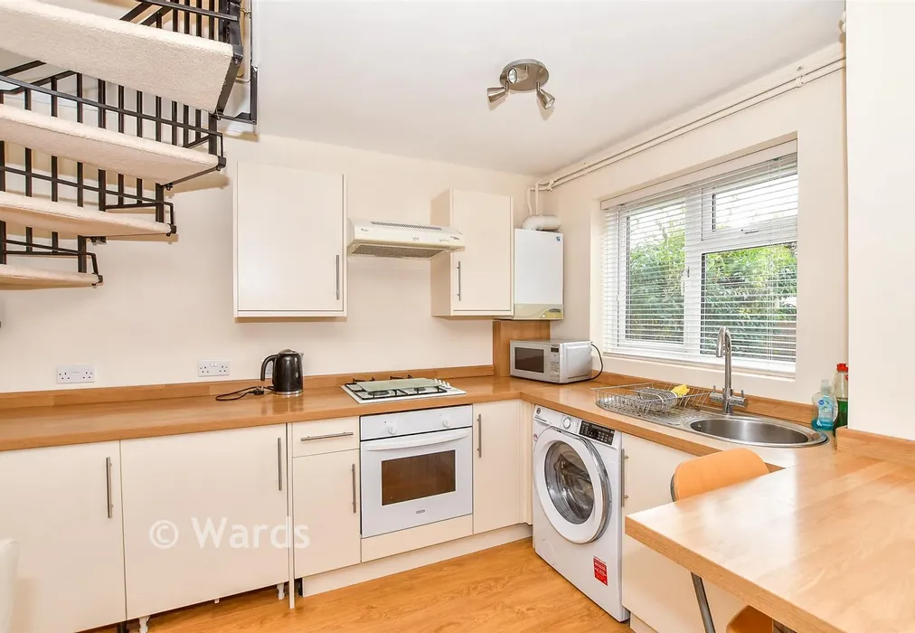 Lounge/ Kitchen - College Avenue, Tonbridge, Kent - Wards of Kent